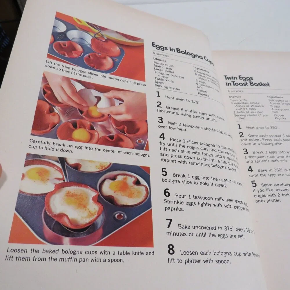 Betty Crocker's Cookbook for Boys & Girls 70s